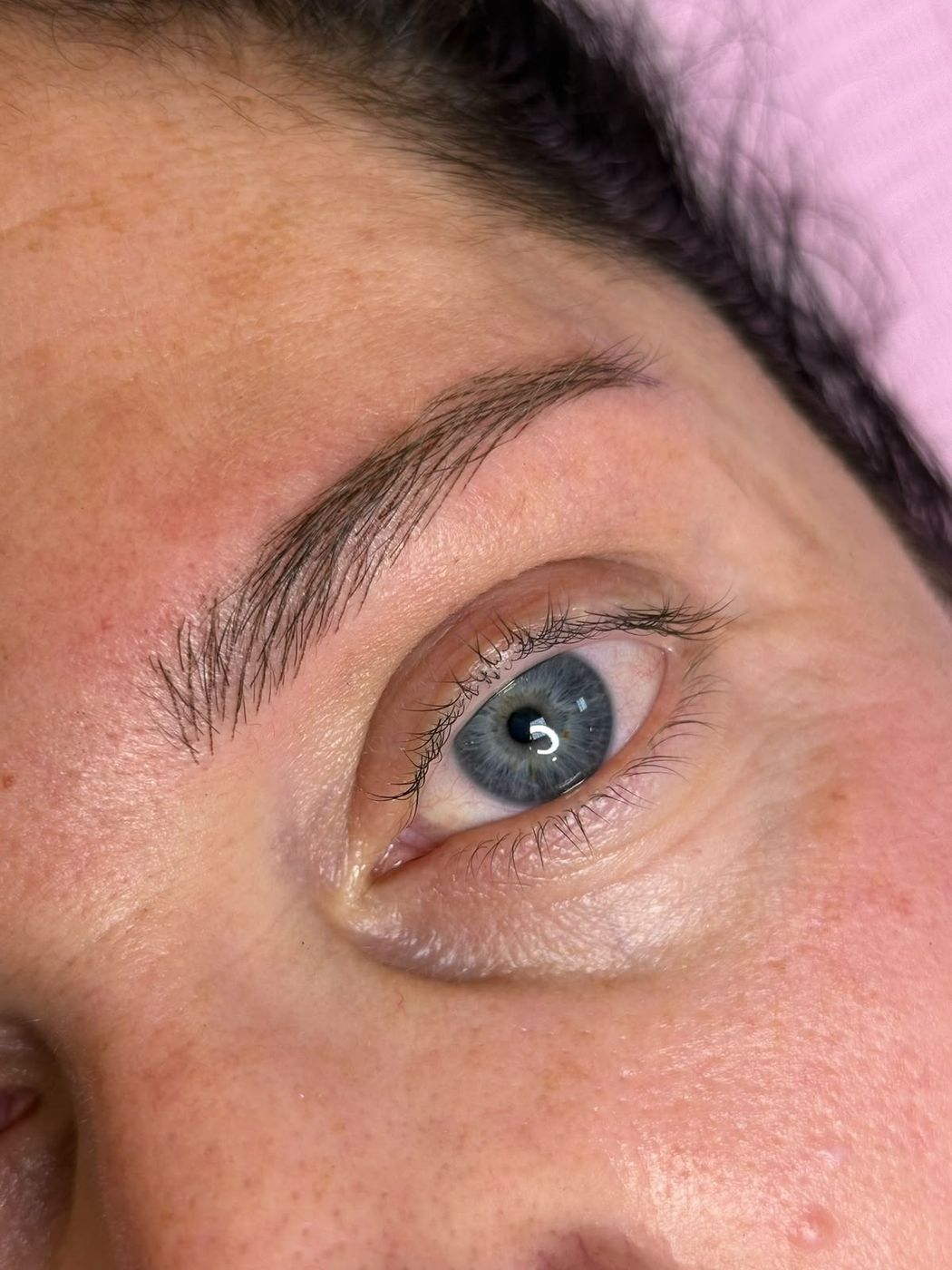 Cejas naturales, diseñadas a medida